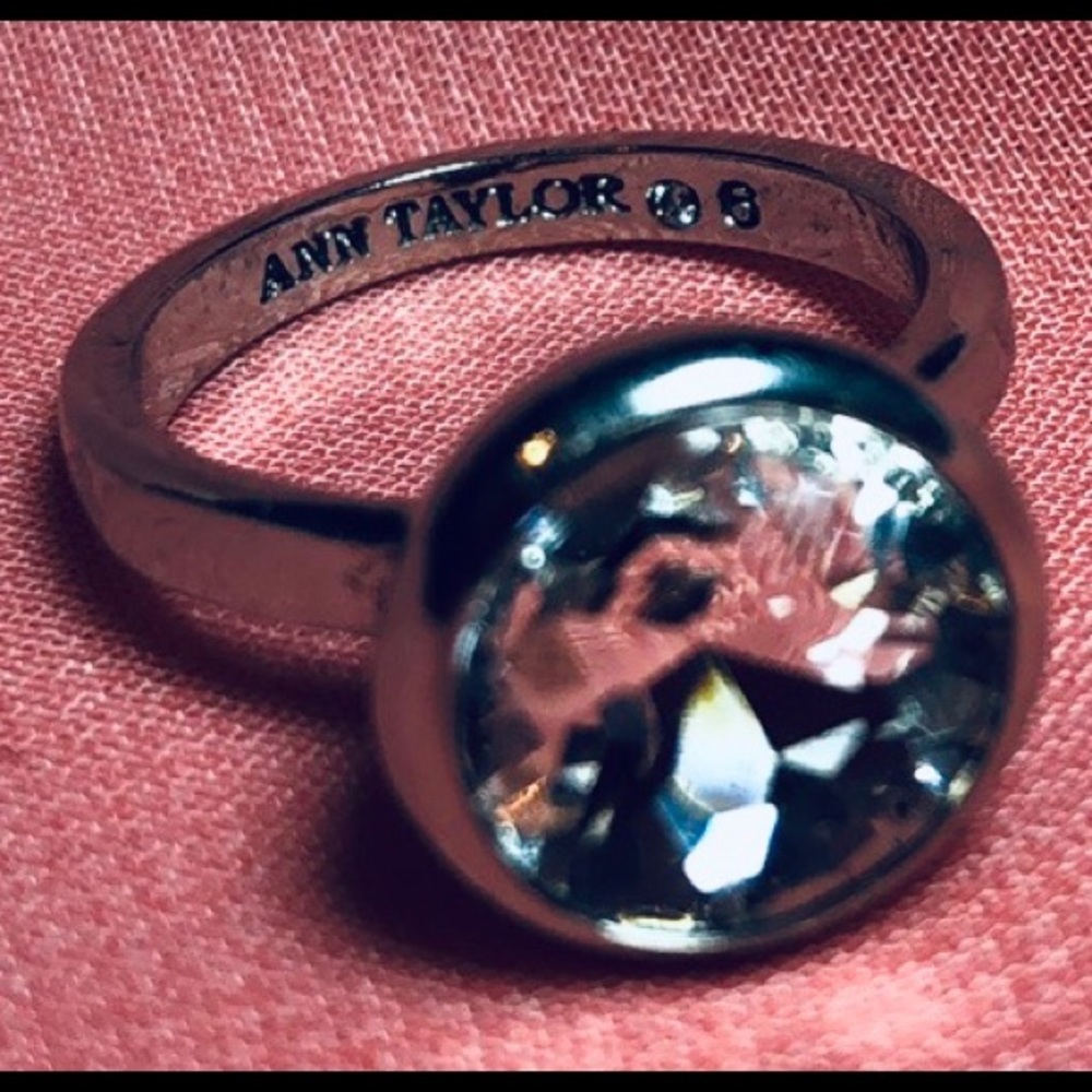 Ann Taylor Silver-toned cocktail ring; size 6